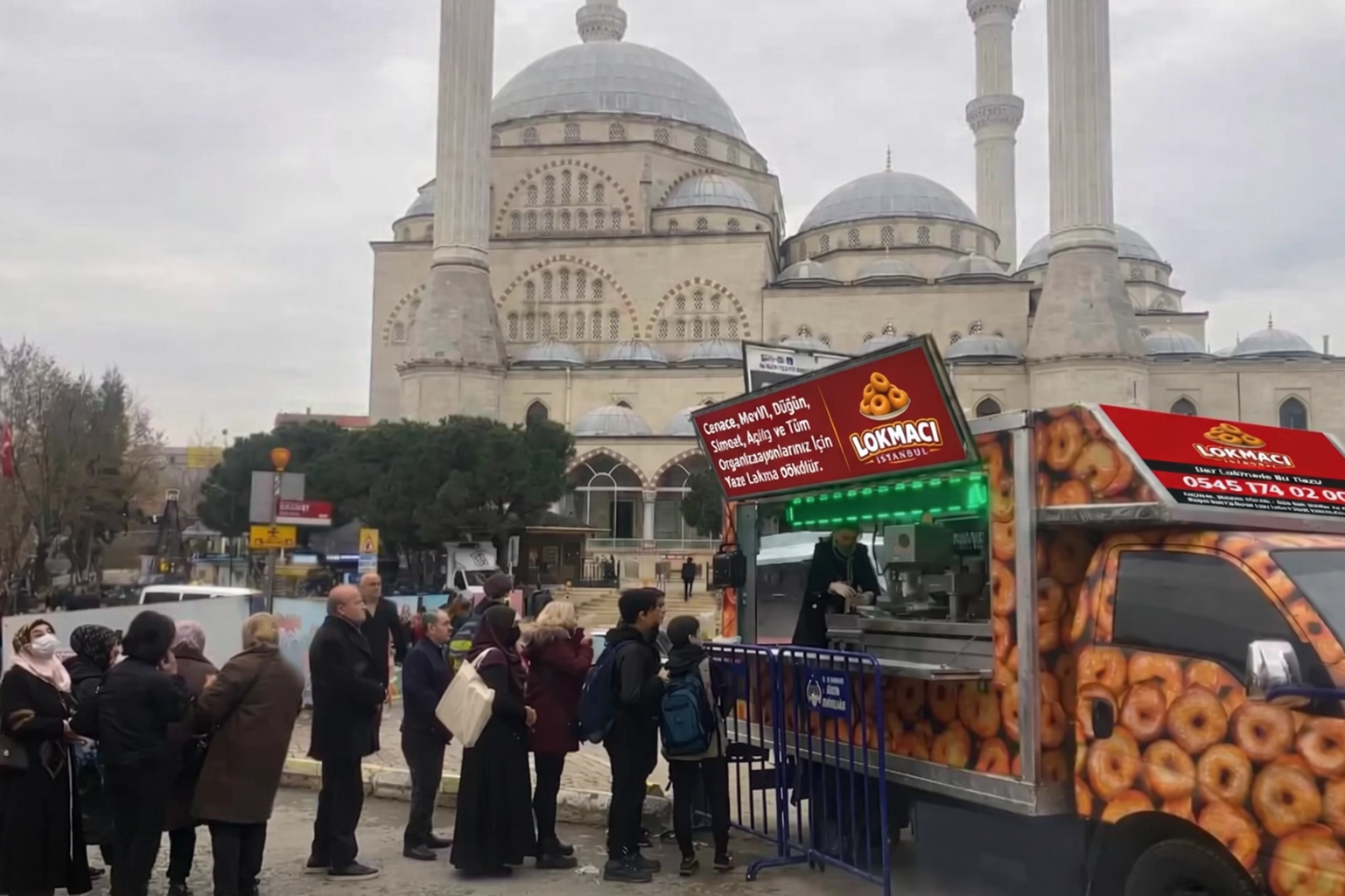 Lokmacı İstanbul Lokma Dağıtımı