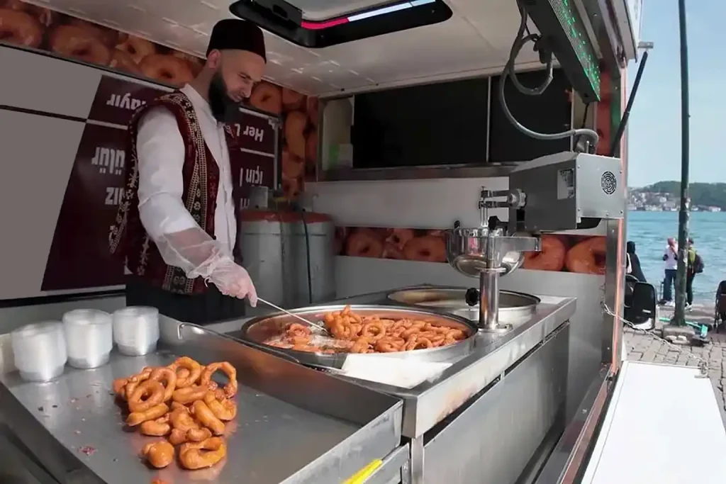 İstanbul Lokmacı ile taze sıcak lokma döktürme