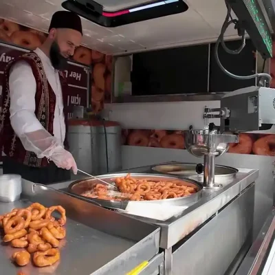İstanbul Lokmacı ile taze sıcak lokma döktürme